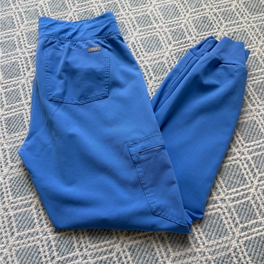 Figs Women's Zamora Jogger Scrub Pants in Ceil Blue